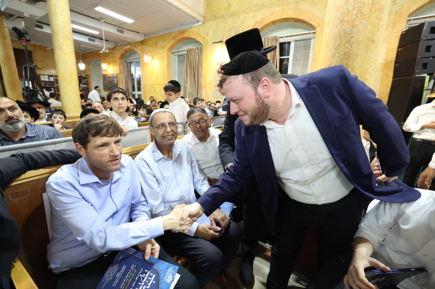 באדיבות המצלם
