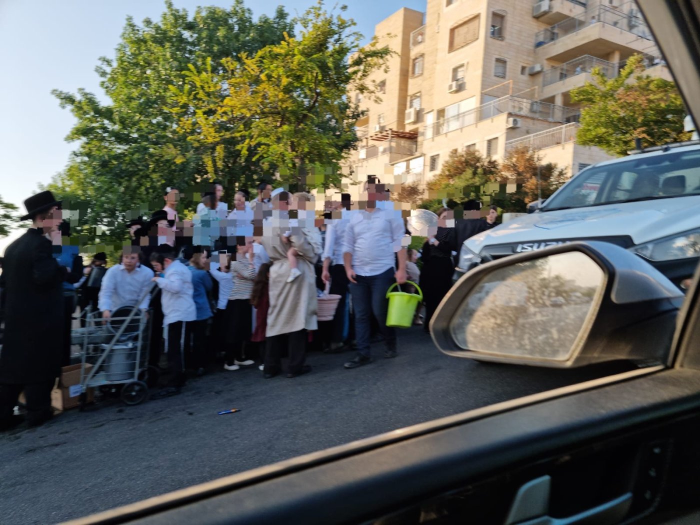באדיבות המצלם