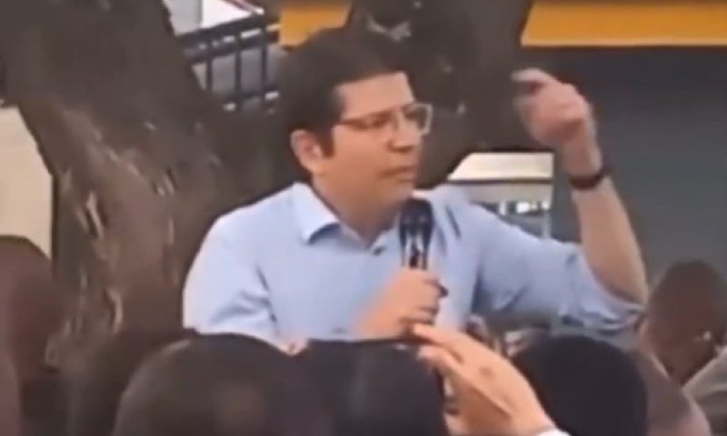 תיעוד: המועמד לנשיאות קולומביה נורה בעצרת בחירות - מצבו אנוש