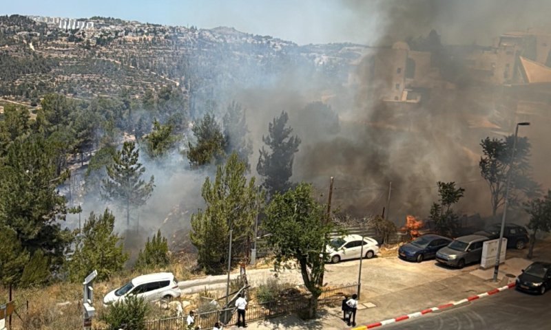 שריפה סמוך לשכונת הר נוף בירושלים: "הצילו את הילדים ברגע האחרון"