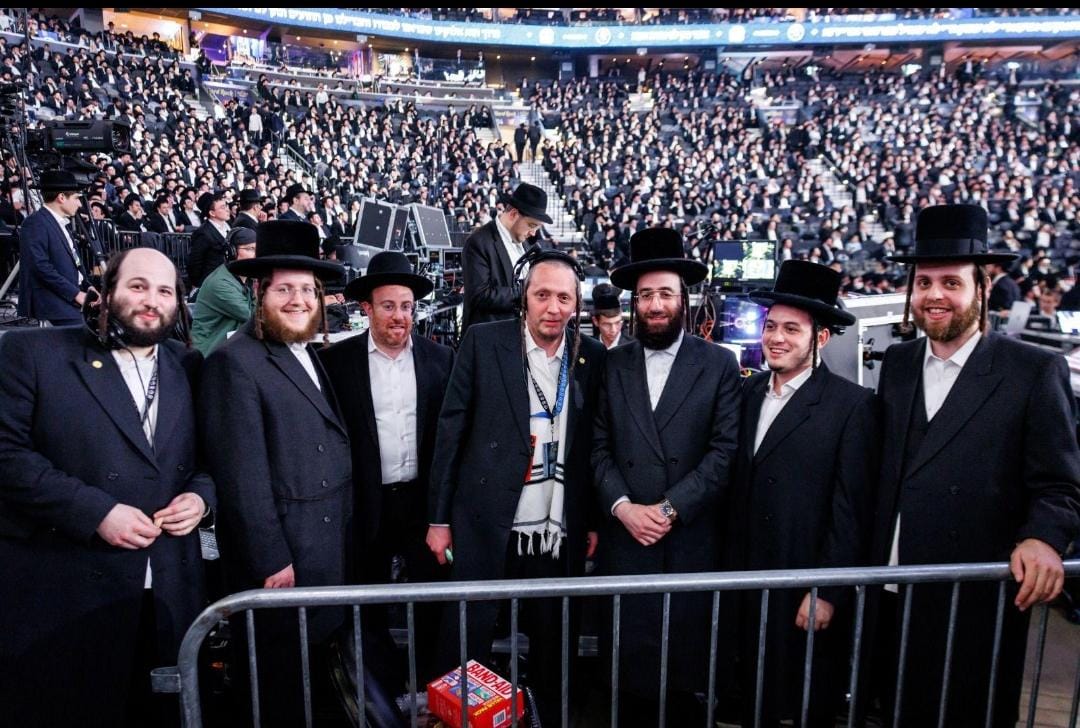 באדיבות המצלם