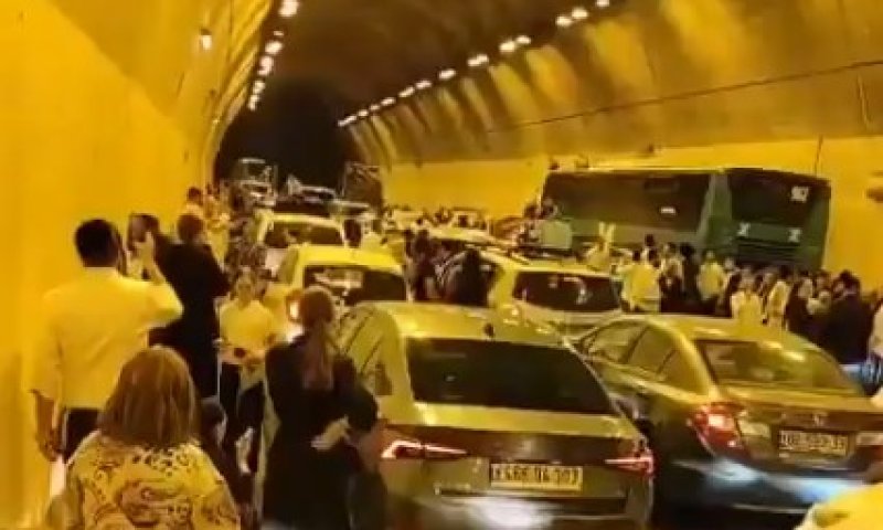 בהלת הטילים: עשרות אזרחים יצאו מרכביהם במנהרות הצפון