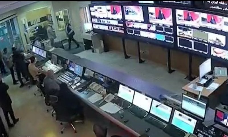 רגע תקיפת הטלוויזיה האיראנית - כך זה נראה מבפנים