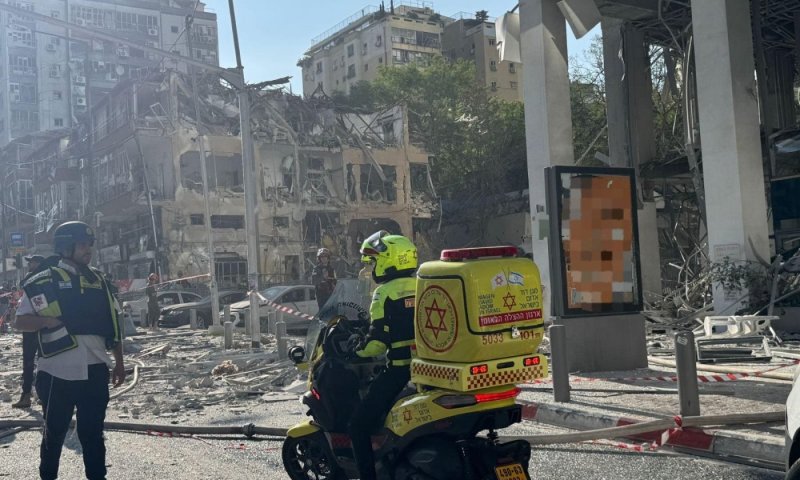 אהרון מזרחי, שנפצע מפגיעת טיל איראני ברמת גן, הלך לעולמו