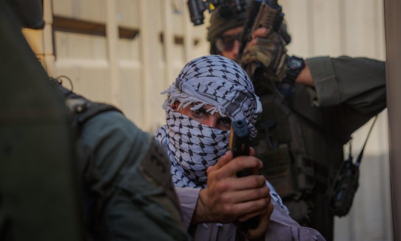 תיעוד: כך 'חוטפים' המסתערבים מחבל בלב מחנה הפליטים