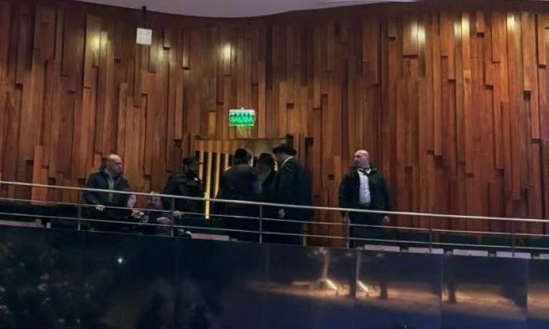 נשיא ארגנטינה התגנב לאירוע החסידי, האזין לנאומים על הרבי - ונעלם