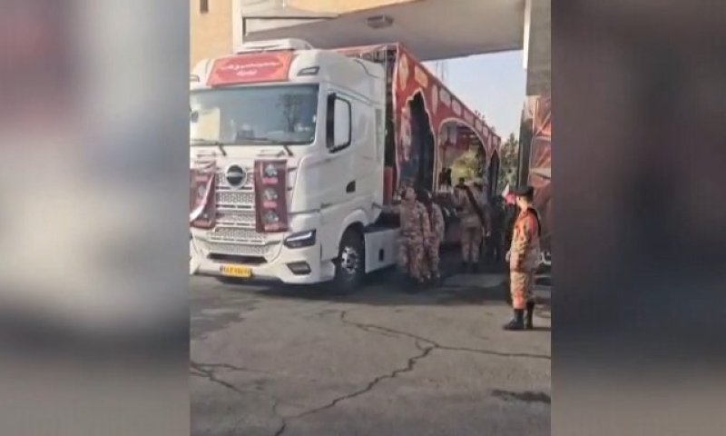 מסע ההלוויות באיראן נמשך: תהלוכות הטילים הופכות למסעות קבורה