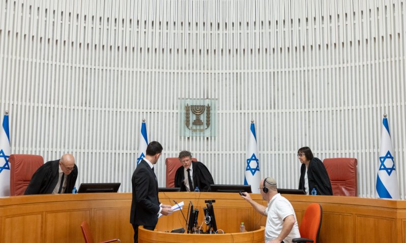 בג"ץ לממשלה: אם לא תגישו עמדתכם עד יום ראשון נוציא צו ביניים להקפאת פיטורי היועמ"שית 