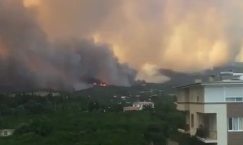 צפו: גל שריפות ענק משתולל בטורקיה