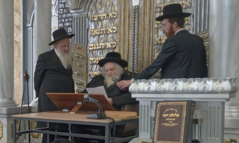 פוסק הדור הכריז בישיבת חברון: קיימתי את השליחות מהרבי מבעלזא