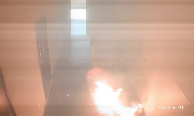 צפו: ילד ניצל מפיצוץ סוללת אופניים חשמליים
