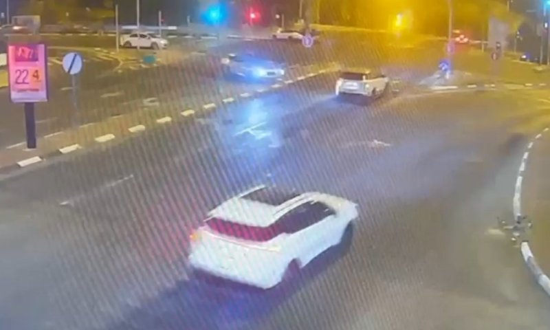 בלי רישיון: לקח את הרכב של ההורים, התנגש ברכב ופצע נהג