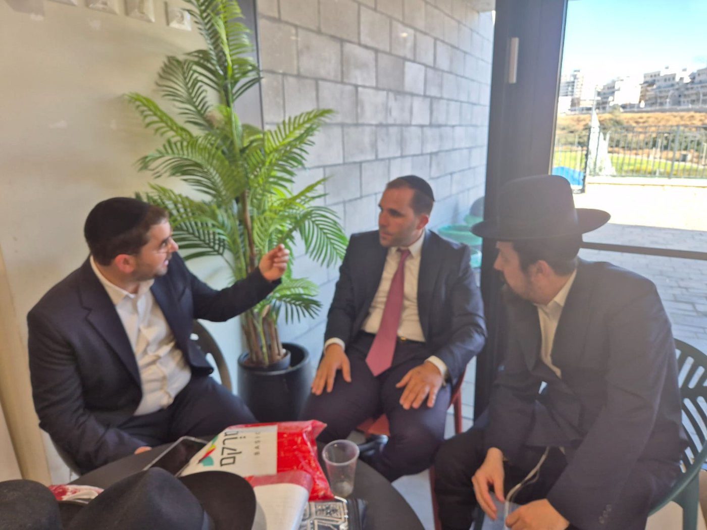 באדיבות המצלם