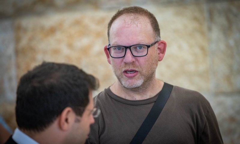היועמ״שית אישרה: העיתונאי אביעד גליקמן יחקר באזהרה במשטרה
