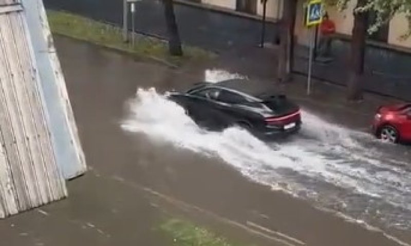 שיטפונות במוסקבה: המקווה המרכזי במארינה רושצ'ה הוצף 