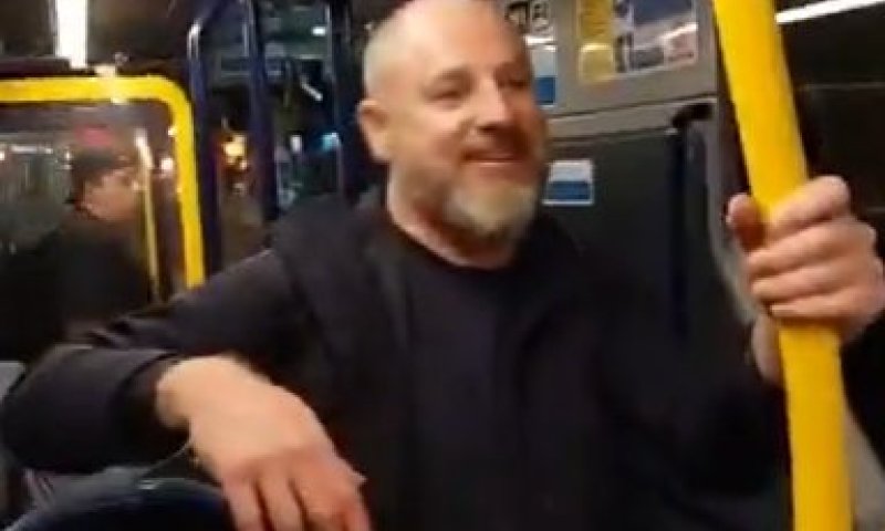 אירלנד: תקף יהודי "בגלל פניו" וקרא לעברו "רצח עם"