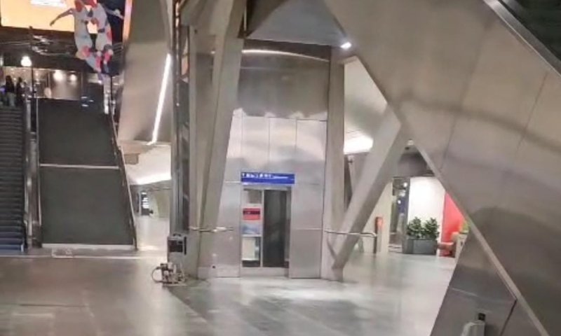 רגעי אימה בשוויץ: חרדים הותקפו עם סכין בתחנת רכבת