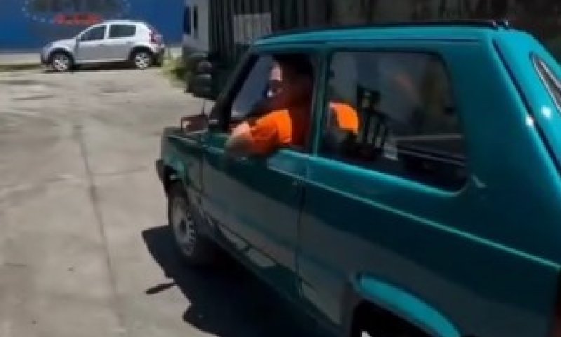 מכונית כזו עוד לא ראיתם: הכי צרה בעולם?