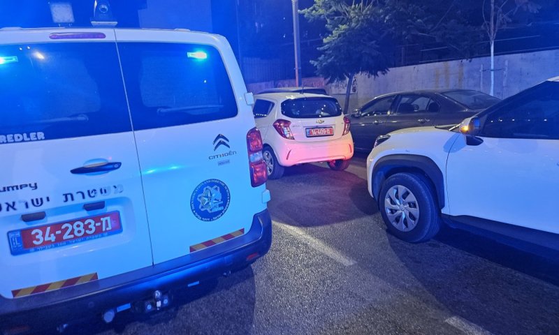 קפץ מהגג בניסיון לברוח ונעצר על ידי השוטרים