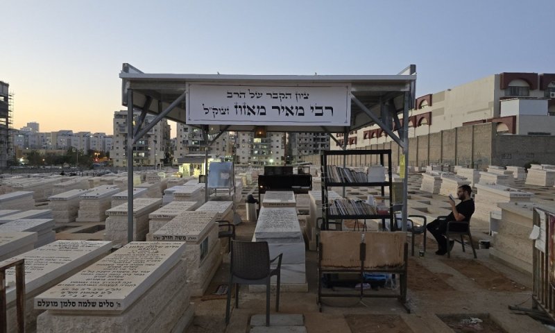 שעות אחרונות לתפילה על הציון הקדוש: הגר"מ מאזוז זיע"א יעמוד לזכותכם ולזכות משפחתכם