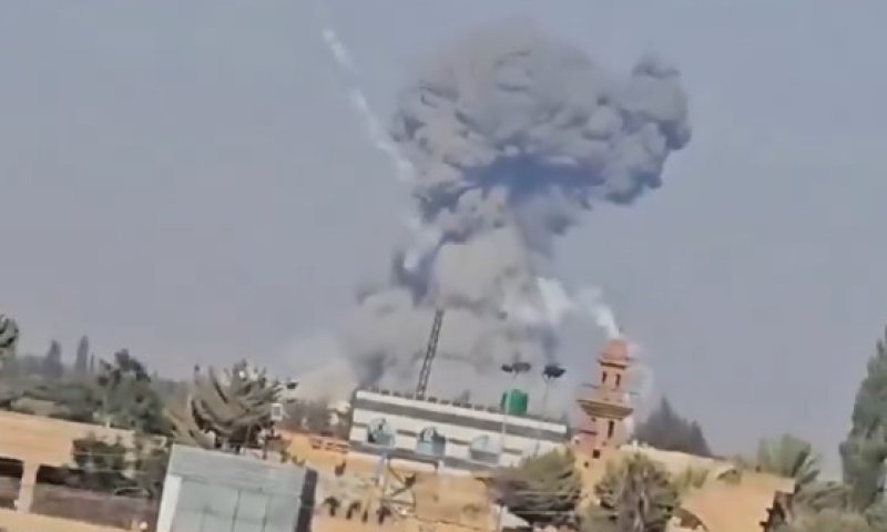 תיעוד: פיצוץ עז בבסיס צבאי בחומס, סוריה