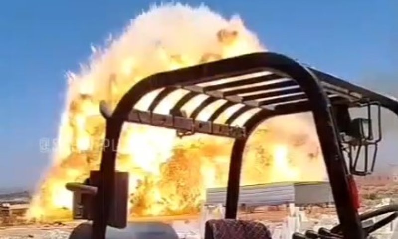 תיעוד מטורף: פיצוץ ענק במחסן נשק בסוריה - הרוגים ומאות פצועים 