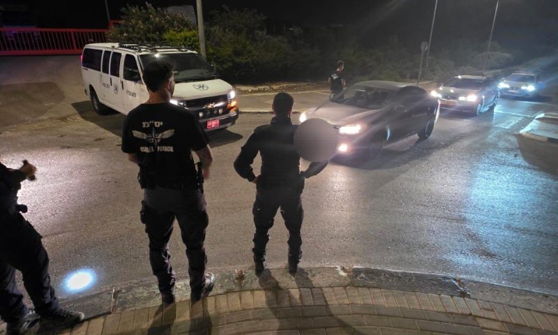 "דפקו כמו משוגעים": ניסיון מעצר דרמטי בבית חרדי בפתח תקווה