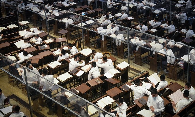 תופעה: האברכים שמשלשים את ההכנסה החודשית שלהם