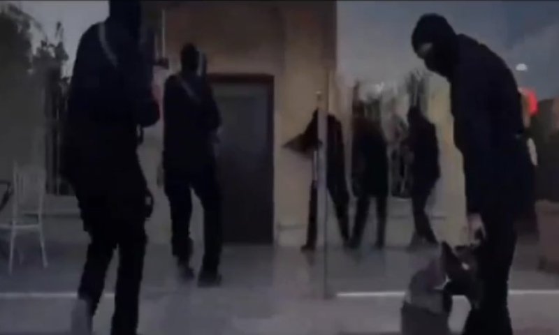 איראן מפרסמת: רגע מעצרם של "אנשי המוסד" 