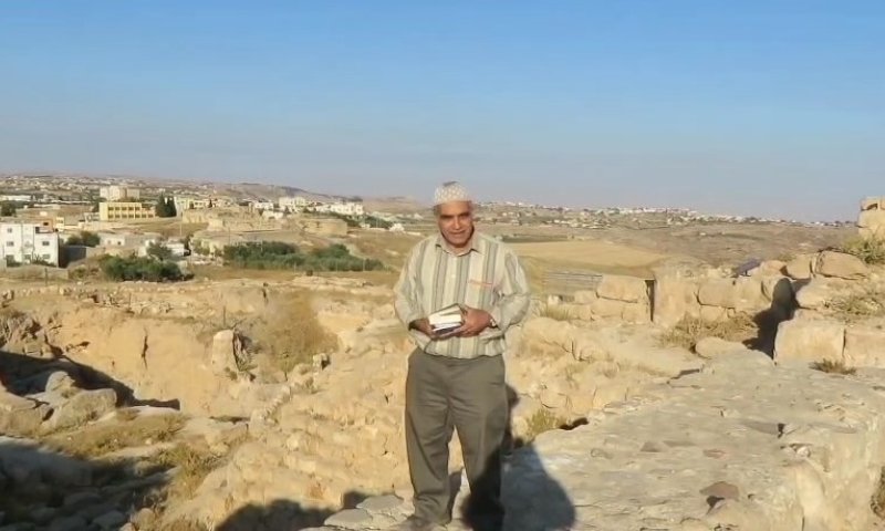 כשכרמלי הגיע למקום בו עברו בני ישראל בדרכם לארץ המובטחת