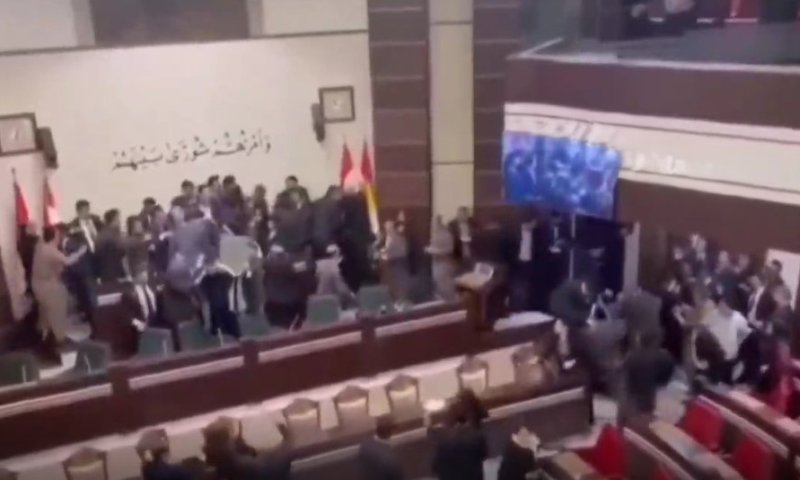 מהומה בפרלמנט: קטטה פרצה במהלך הצבעה על הצעת חוק 