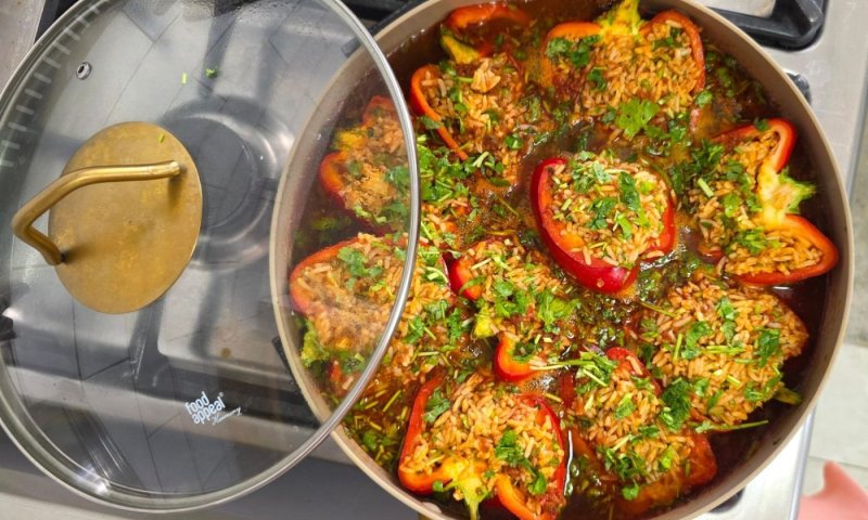 מתכון פטנט מושלם: פלפל ממולא באורז ועגבניות 