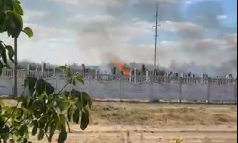 בית עלמין יהודי באוקראינה עולה באש מפגיעת טיל רוסי