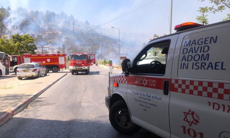 הושגה שליטה על השריפה שהשתוללה סמוך לכביש מספר 1