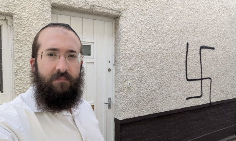 גל אנטישמיות מזעזע: נער יהודי נורה מרובה אוויר, בתים רוססו בצלבי קרס