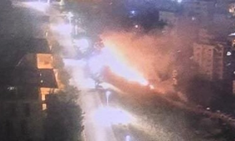 עובדי בית חולים בירושלים ביצעו הצתה לאומנית בסמוך לו 