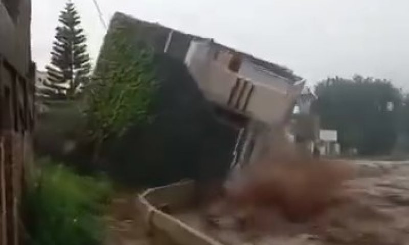 הודו: גשמים עזים ושיטפונות הרסניים בצפון המדינה