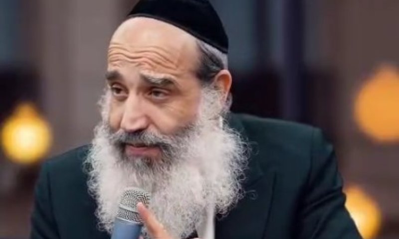 הרב פנגר: "האיש שרד 72 שעות בתוך אוניה שטבעה"