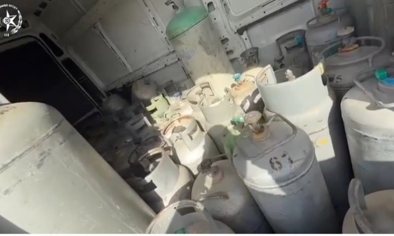 תיעוד: עשרות בלוני גז נתפסו מובלים באופן מסוכן