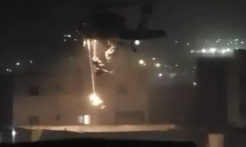 תיעוד נדיר: כוחות מיוחדים משתלשלים ממסוק סמוך לחברון | צפו 