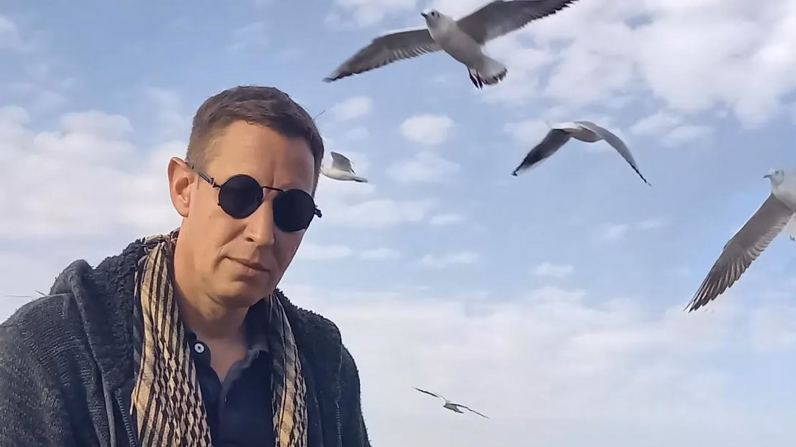 באדיבות המצלם