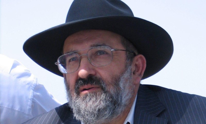 הרב זיני תובע את 'הארץ': "עלילת דם שקרית שפגעה בשמי הטוב"
