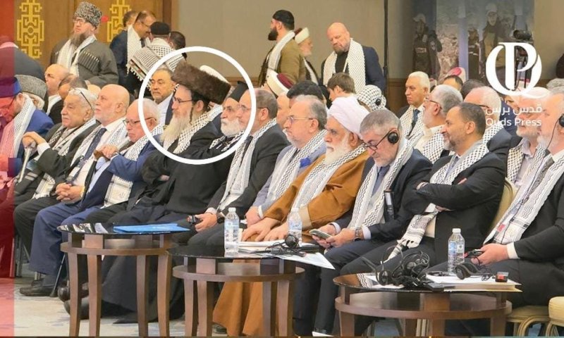 בעיצומה של השבת ועם השטריימל לראשו: בכיר 'נטורי קרתא' השתתף בטקס האנטישמי