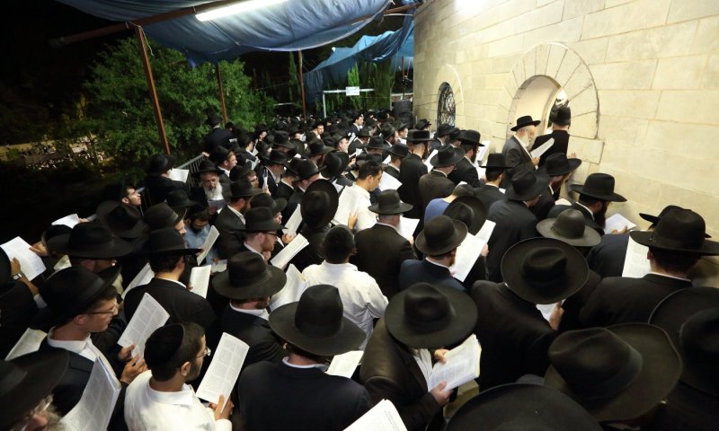 הלילה: מעמד סגולת האירוסין של רינה של תורה &bull; נס המאורסים של השנה