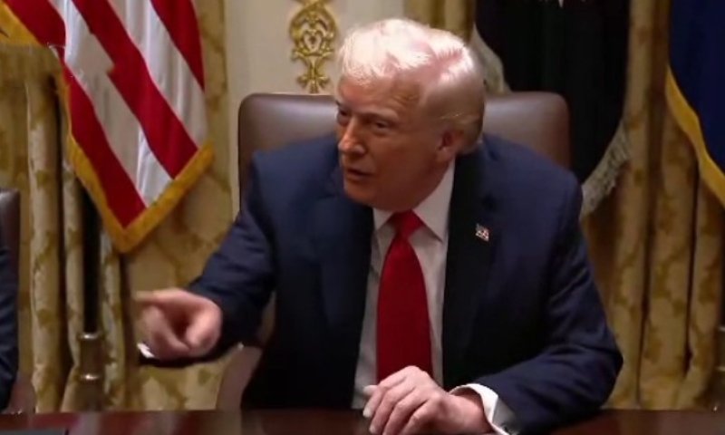 בעקבות השאלה המביכה: השגריר התבלבל, טראמפ עקץ והצחיק את כולם