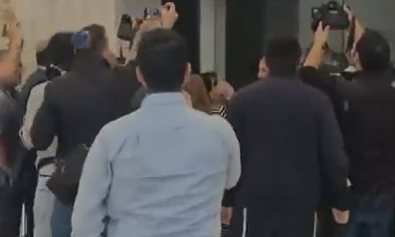 "לשפוט את השופטים": מפגינים נגד בג"ץ ניסו להתפרץ לאולם | כל הפרטים על האירוע החריג