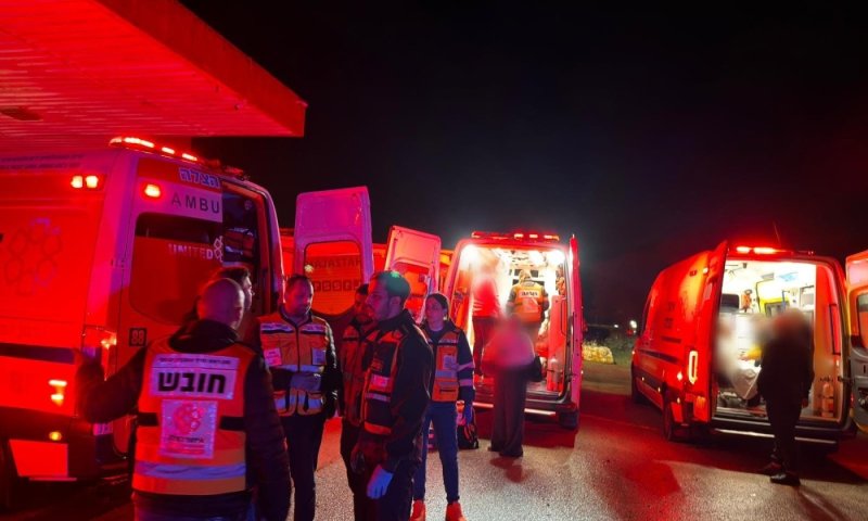 הצפות קשות בבית שקמה: מד"א ואיחוד הצלה הקימו נקודות טיפול