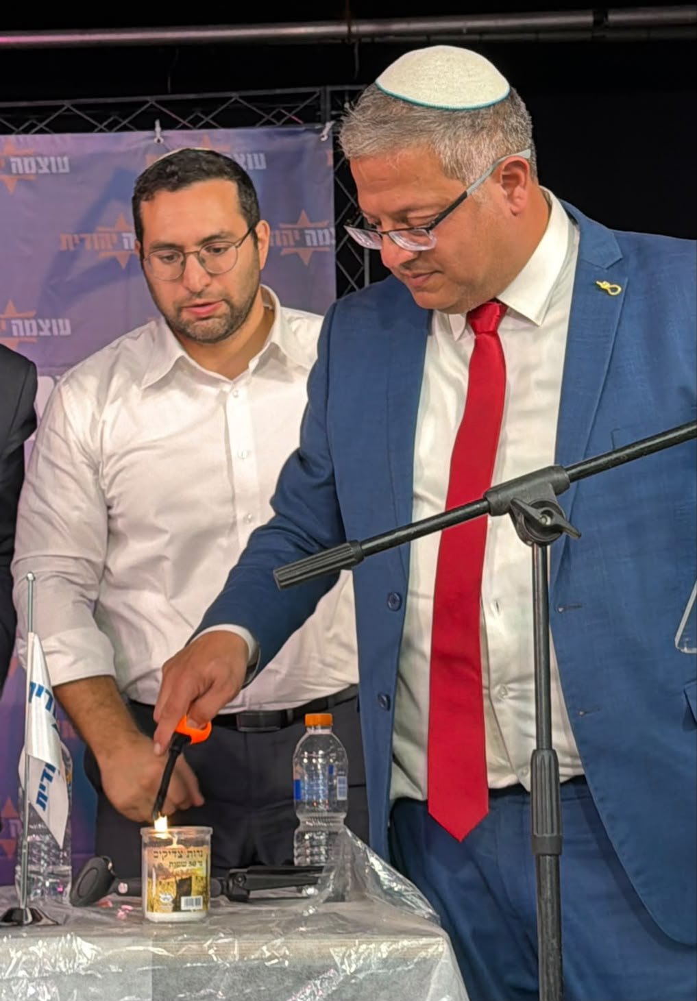 באדיבות המצלם