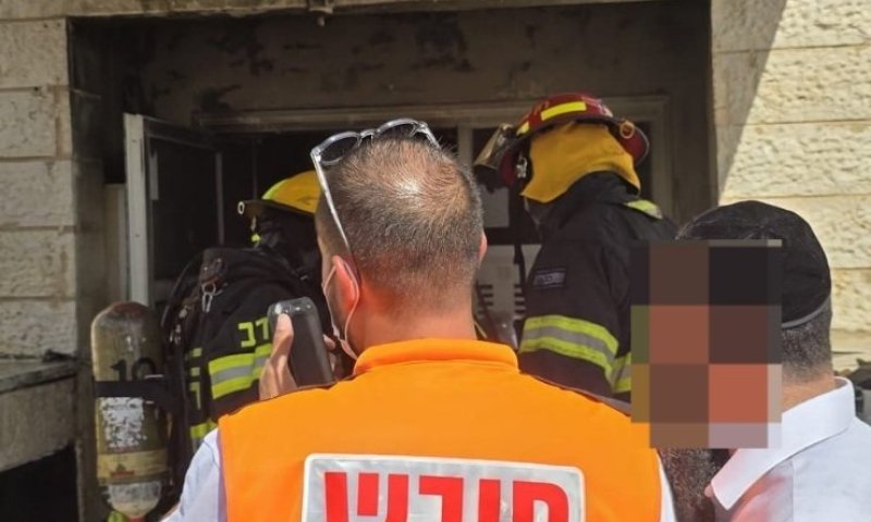 שריפת סוכה התפשטה לבניין בתל ציון, 21 לכודים חולצו