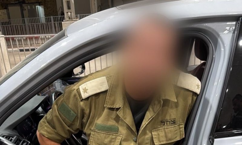 השוטרים נדהמו: הנהג שהסיע שב"חים - קצין מתקדם במדי צה"ל